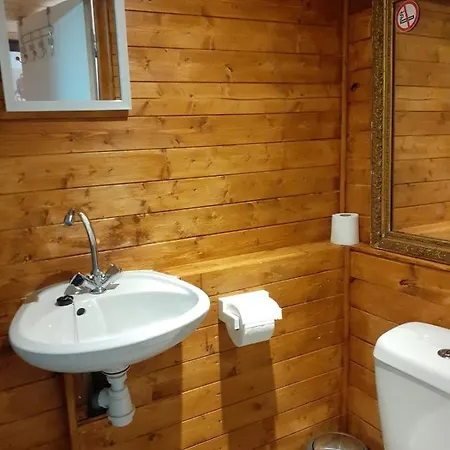 2 Set In Country Side Chalet *