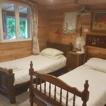 Chalet 2 Set In Country Side *